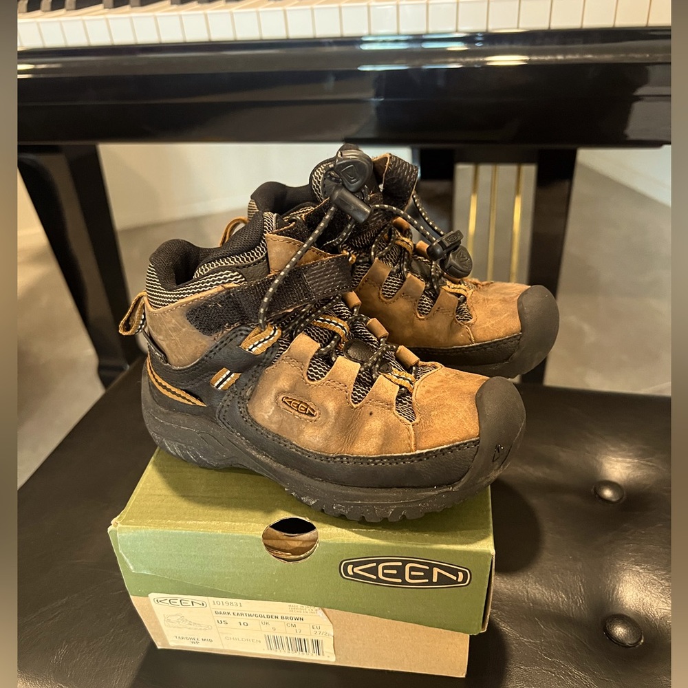 Hiking kids boots